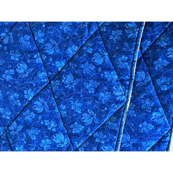 Magnolia flower placemats - handmade - 2 piece set first home gift - Picture 4 of 6